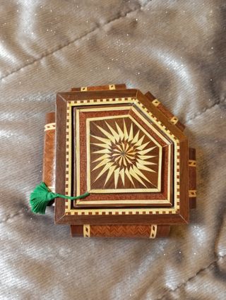 Joyero hecho a mano.