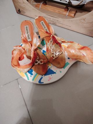 Sandalo in tessuto arancione