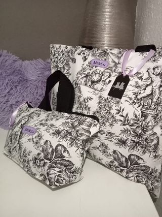 Bolso tote bag y neceser 