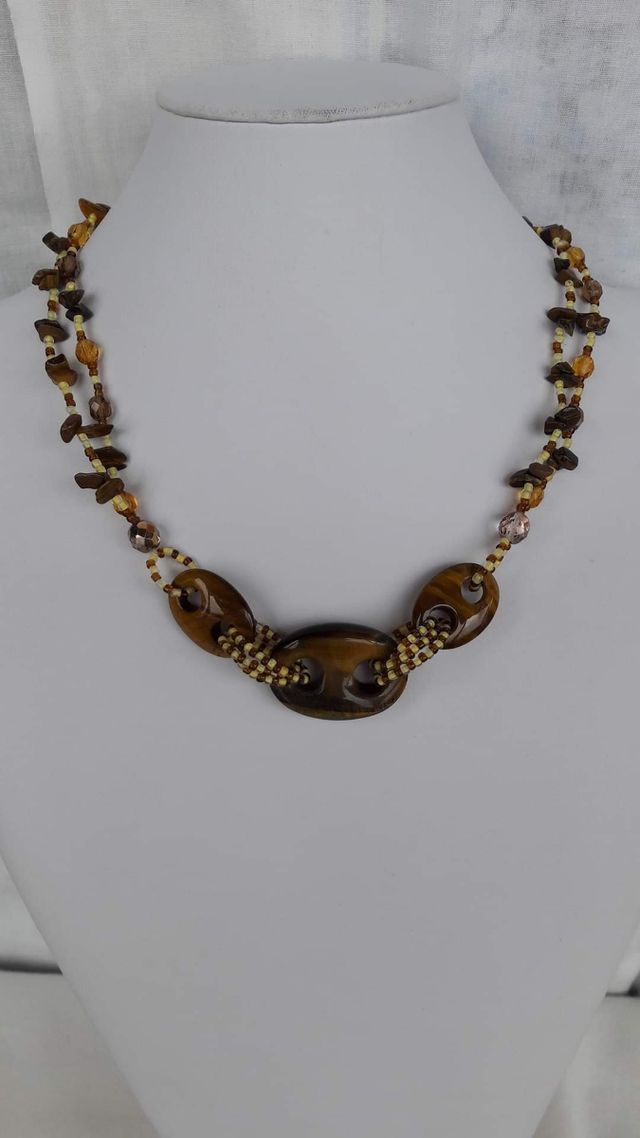 Collana con pietre dure di occhio di tigre,cristal