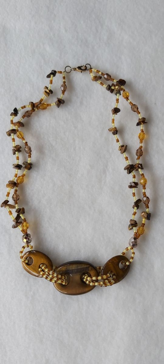 Collana con pietre dure di occhio di tigre,cristal