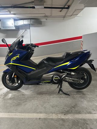 Kymco ak 550