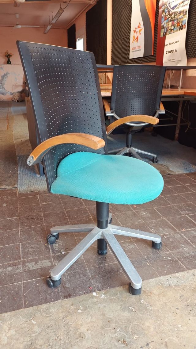 Silla despacho giratoria con ruedas