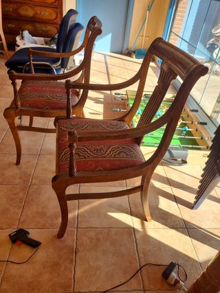 Silla barroco inglés, brazos,tela damasc