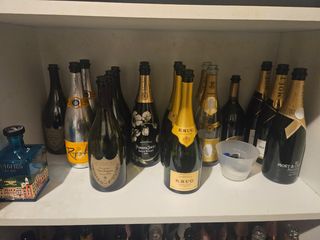 Bottiglie vuote champagne 