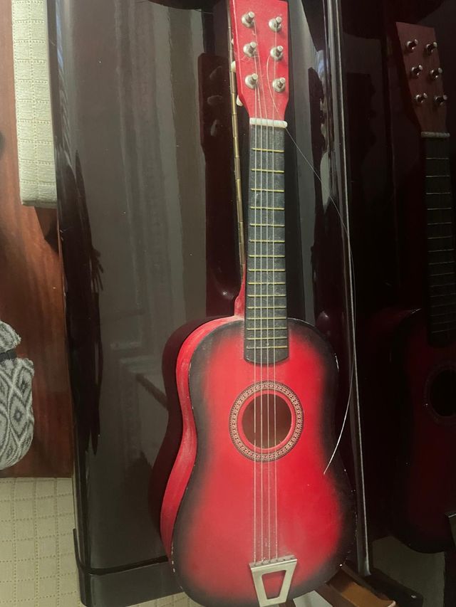 Guitarra pequeña