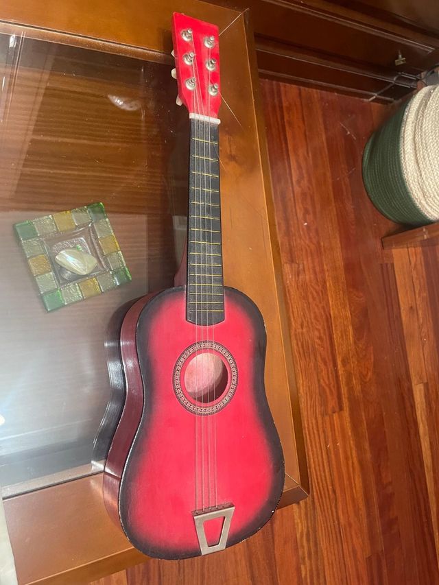 Guitarra pequeña
