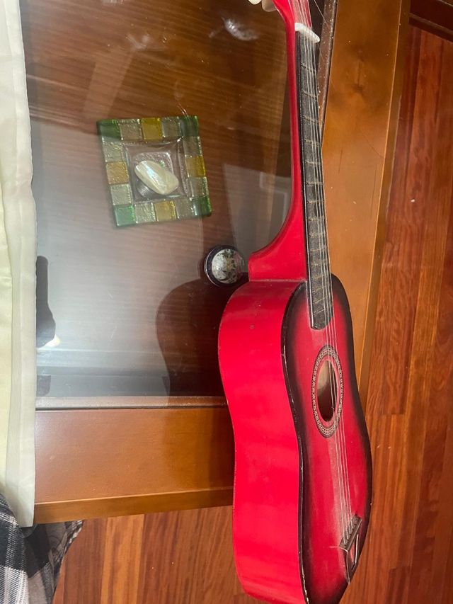 Guitarra pequeña