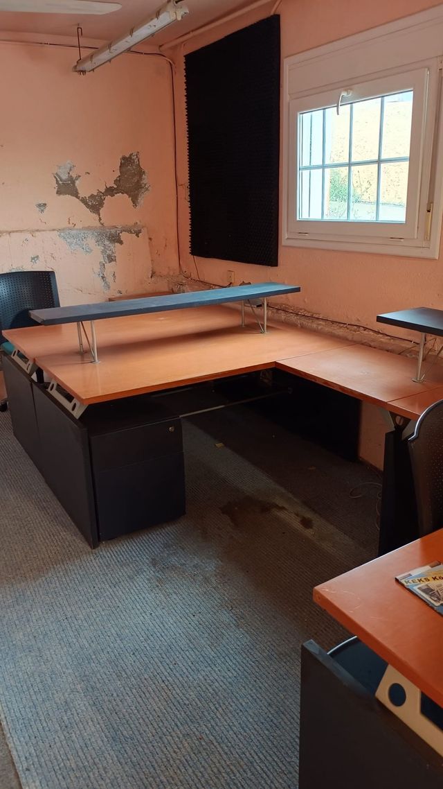 Mesas despacho madera.