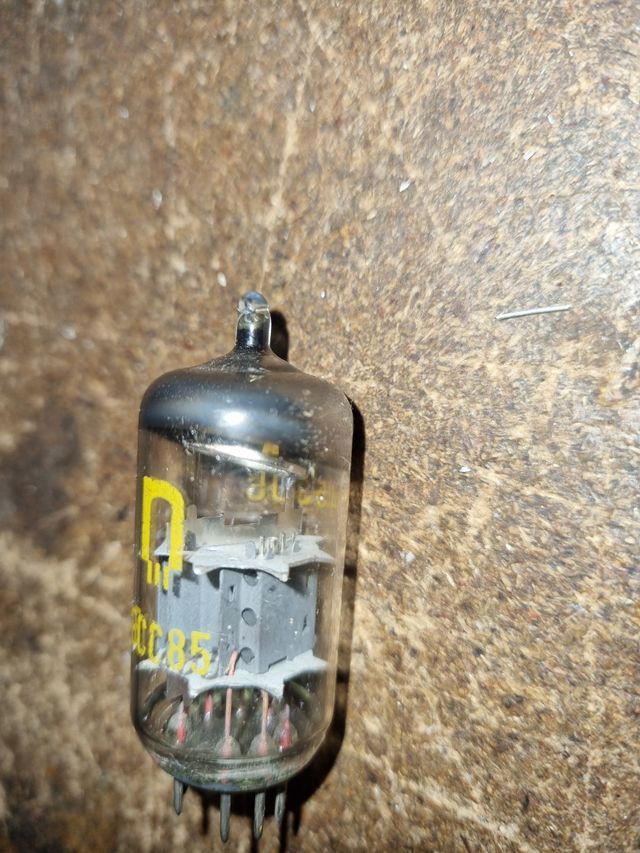 Valvula ECC85 radio antigua de valvulas