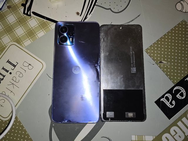 Smartphone samsung a 40 e motorola e 13 per ricamb