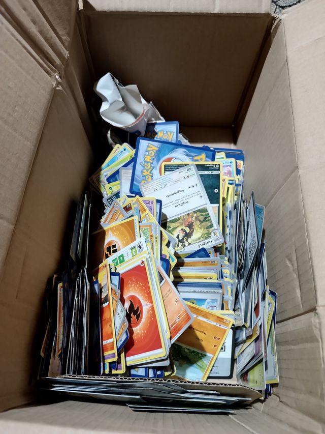 Scatola carte Pokemon