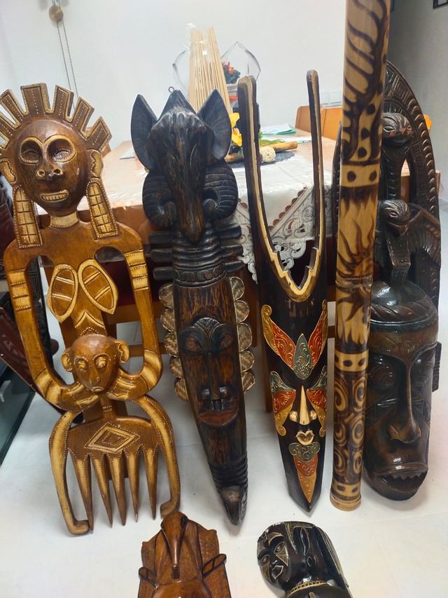 Mascaras y tallas madera