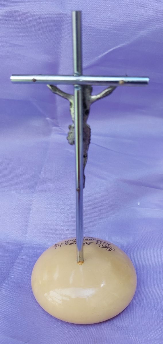 Figura religiosa Cristo en la cruz 