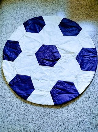 Alfombra balon futbol piel acolchada morado blanco