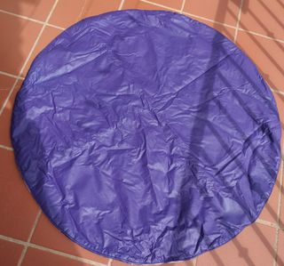 Alfombra balon futbol piel acolchada morado blanco