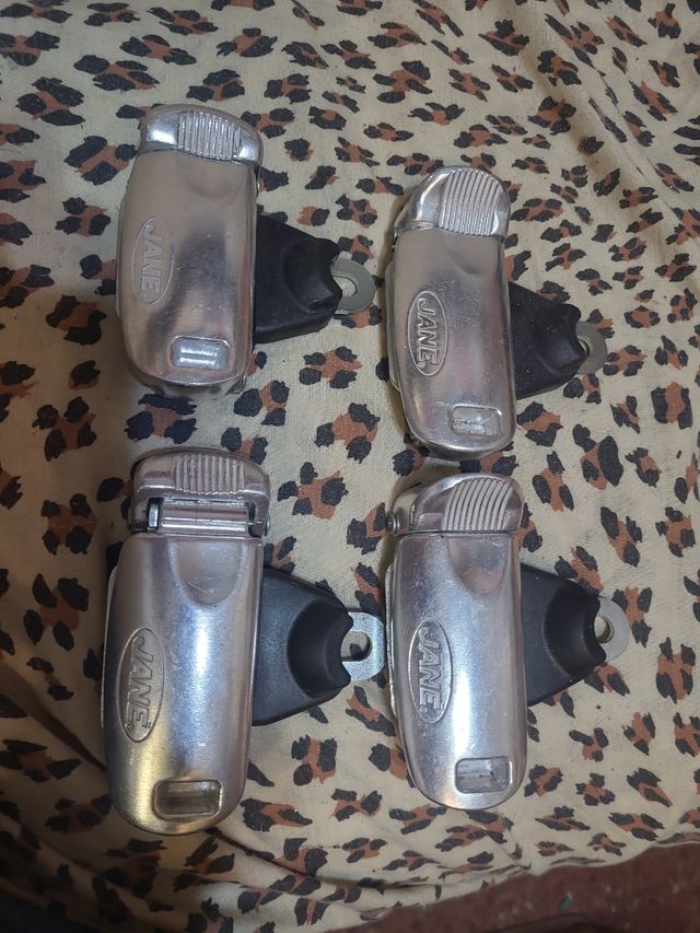 Pinzas para el cinturon seguridad