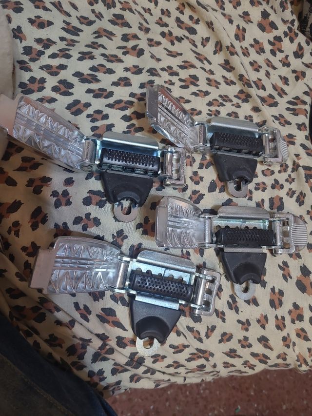 Pinzas para el cinturon seguridad