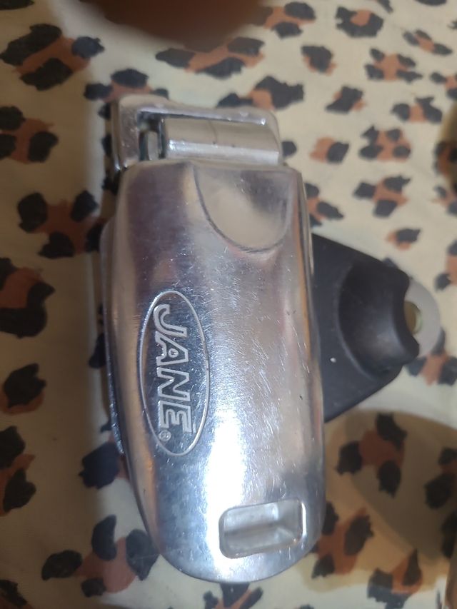 Pinzas para el cinturon seguridad