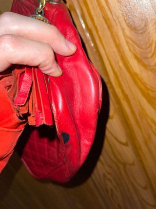 Bolso vintage acolchado rojo con cadena dorada