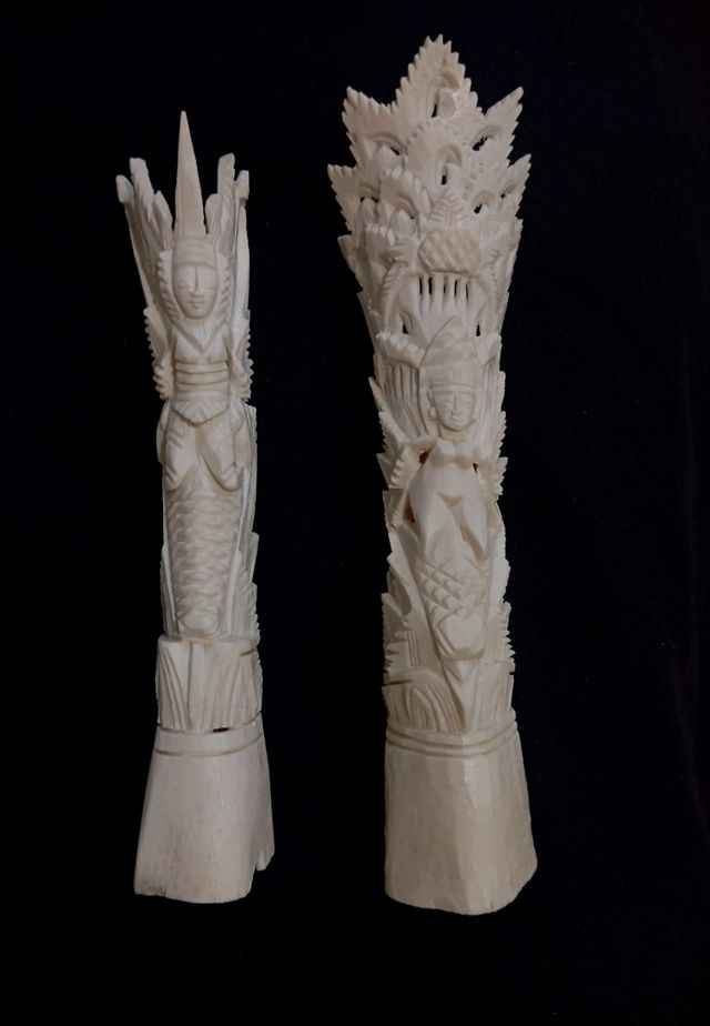 Set di statuette in osso