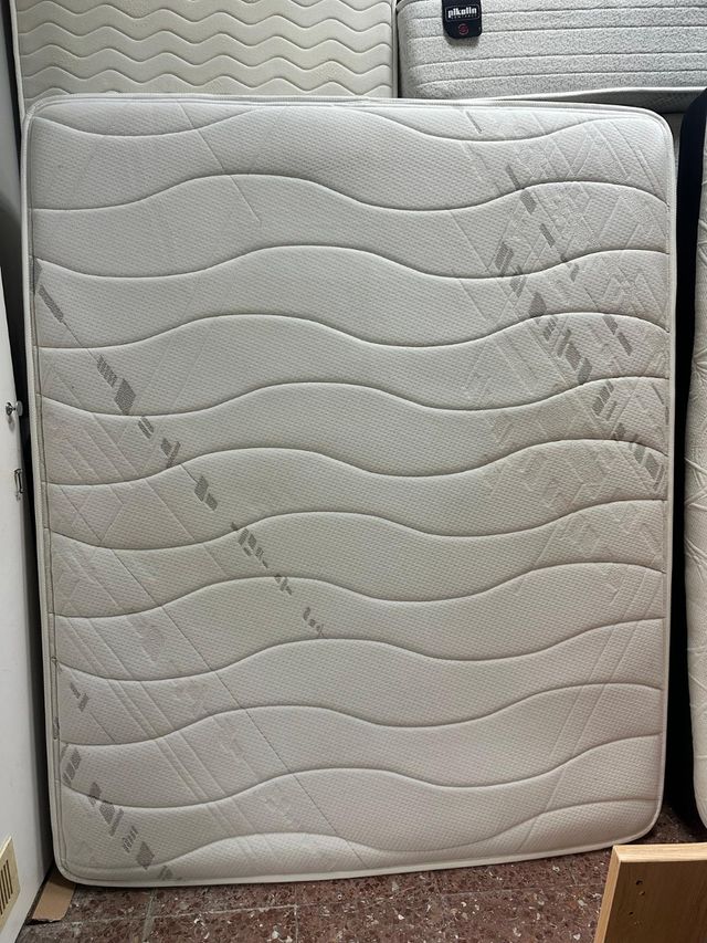 Colchón 150 x 183 x 23