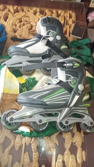 Se venden patines unisex 