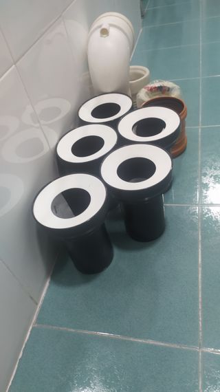 Mangueton conexión WC