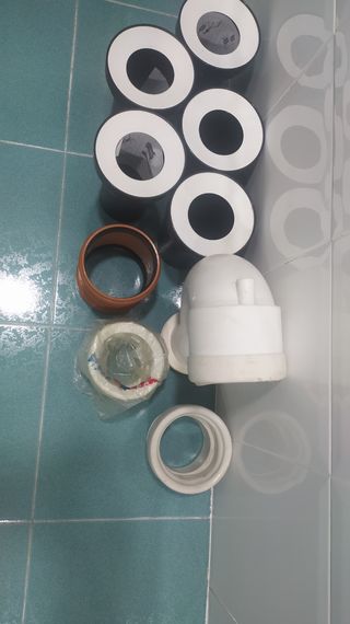 Mangueton conexión WC