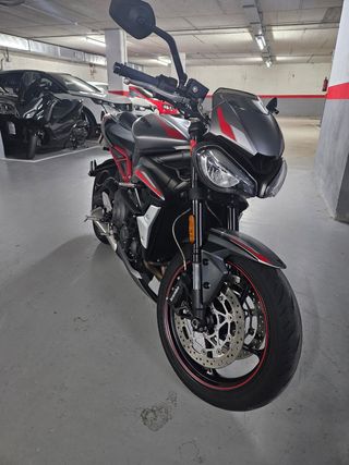 Triumph street triple R