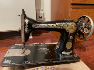 Maquina de coser Singer antigua