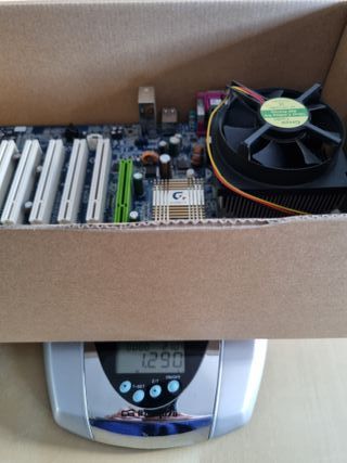 Placa base Gigabyte K7 Triton. CPU AMD Athlon 1.26