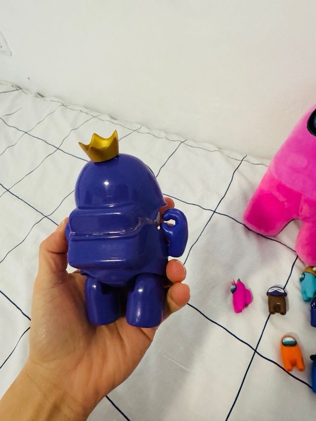 Figuras y peluche Among us 6