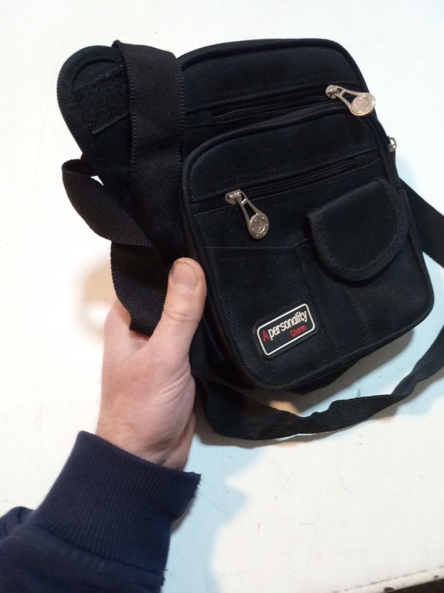 Borsello con tracolla marsupio nero con porta tel