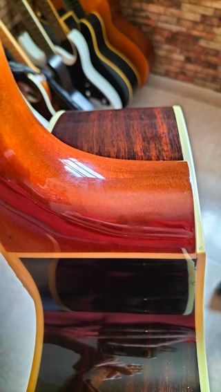 Guitarra electroacústica