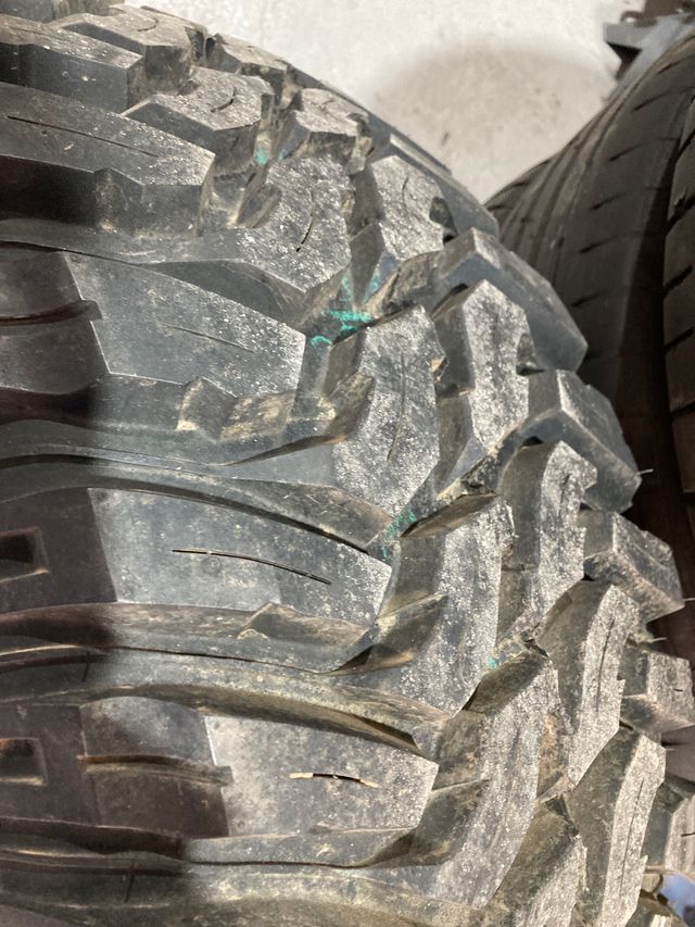 33 12,5 15 cooper stt pro y llanta NUEVA