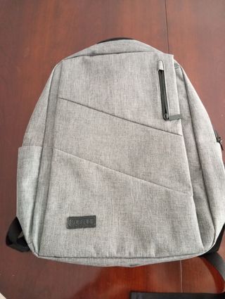 Mochila portátil. Nueva