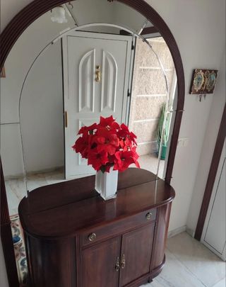 Muble recibidor clásico