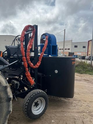Recolector agromelca con peladora