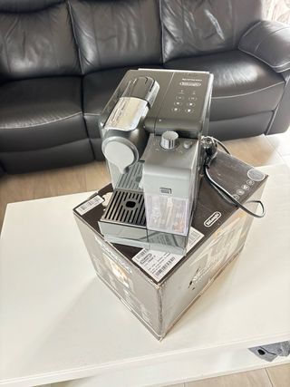 Cafetera Nespresso lattissima touch