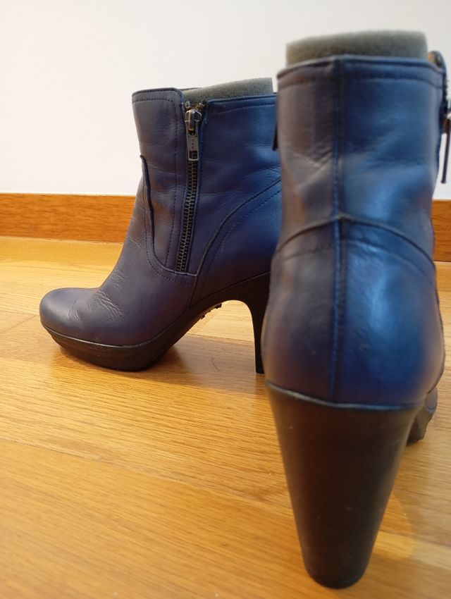 Botas Umber de piel. Talla 40. Azules