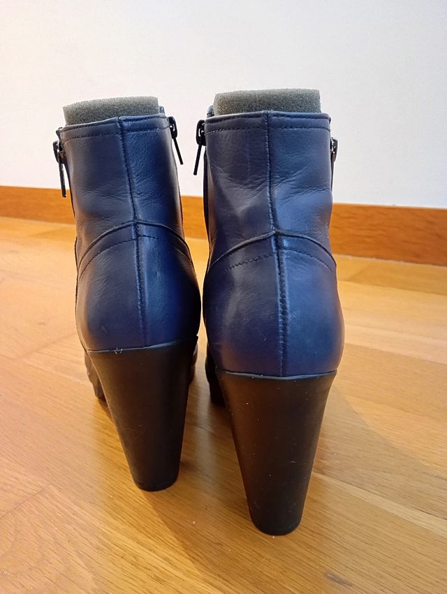 Botas Umber de piel. Talla 40. Azules