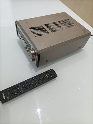 AMPLIFICADOR YAMAHA RX-E100