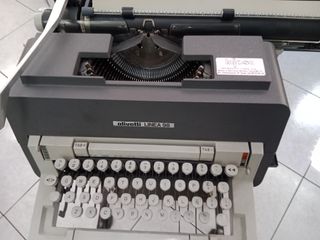 Maquina de escribir olivetti