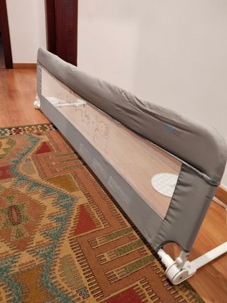 Barrera infantil plegable para cama