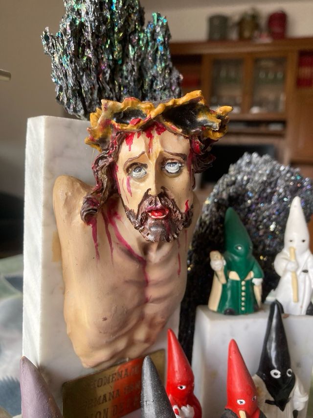 Figura artesana homenaje a la Semana Santa