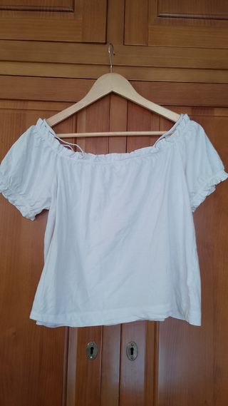 Camisa mujer HM con hombros descubiertos