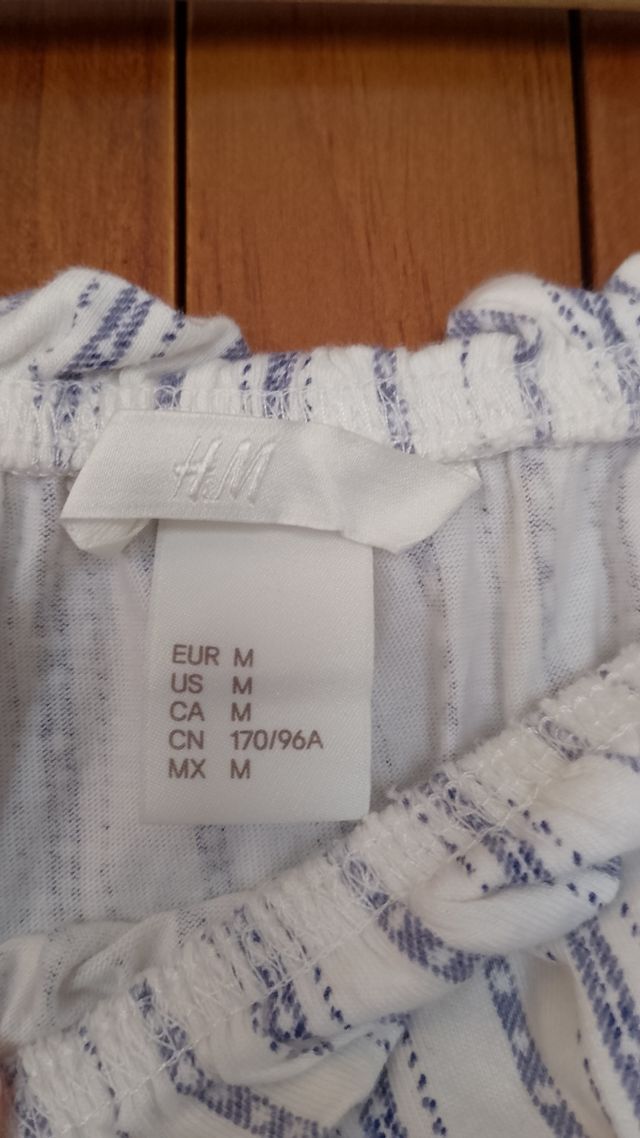 Camisa mujer HM con hombros descubiertos