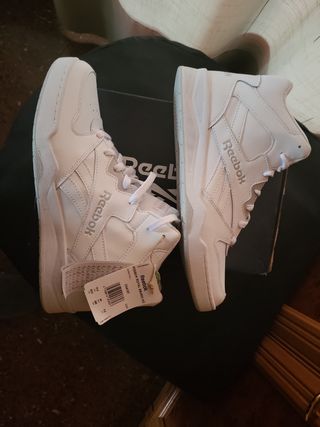 Zapatillas Reebok clasicas nuevas 44