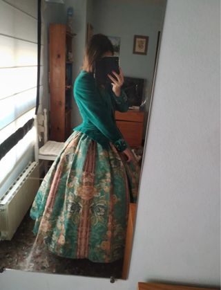 Traje regional valenciana fallera
